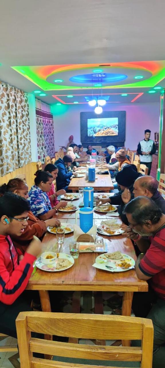 Hotel D Indian Kargil Eksteriør billede